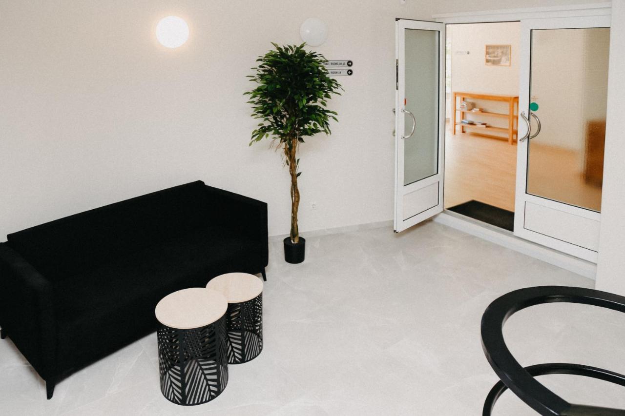 Hotel Vesiroos Parnu Bagian luar foto