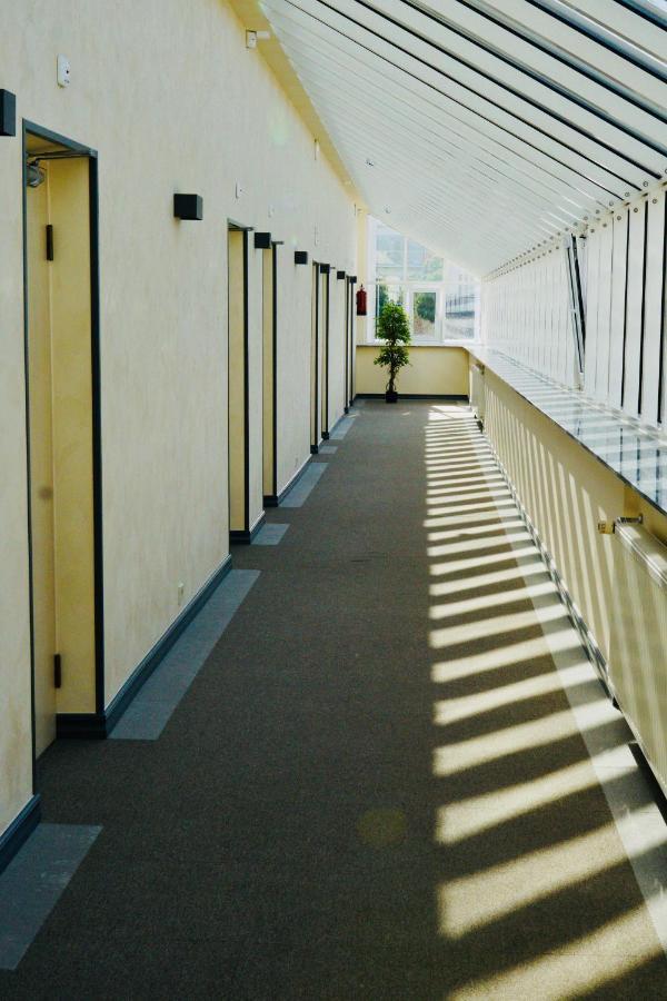 Hotel Vesiroos Parnu Bagian luar foto