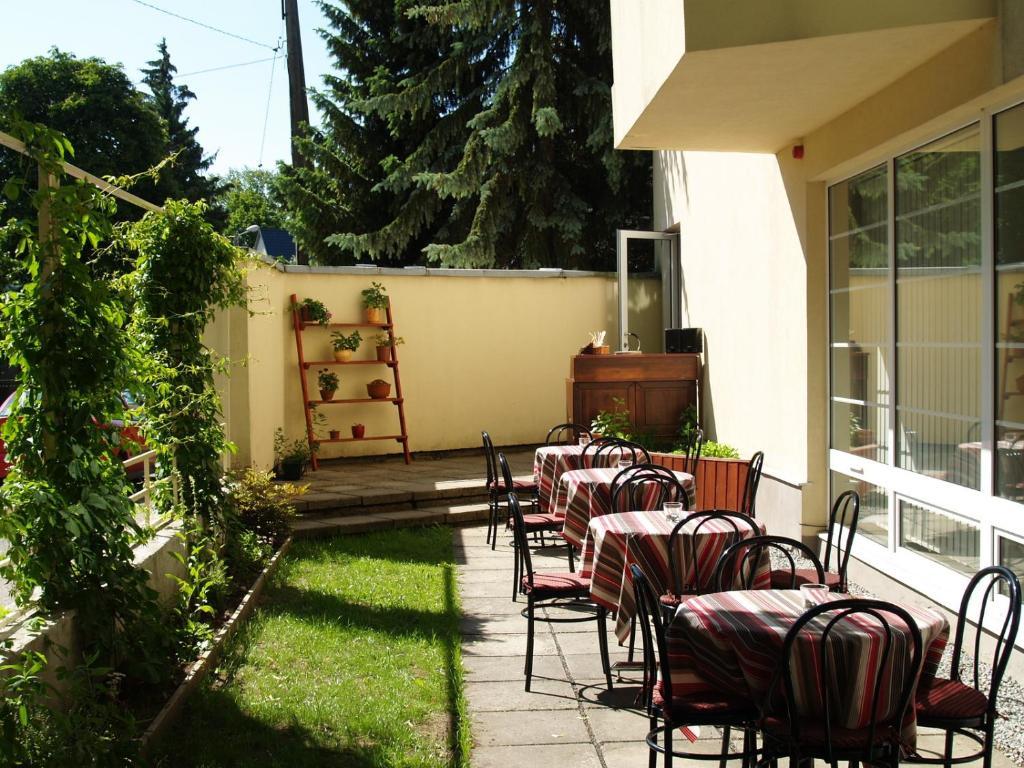 Hotel Vesiroos Parnu Bagian luar foto