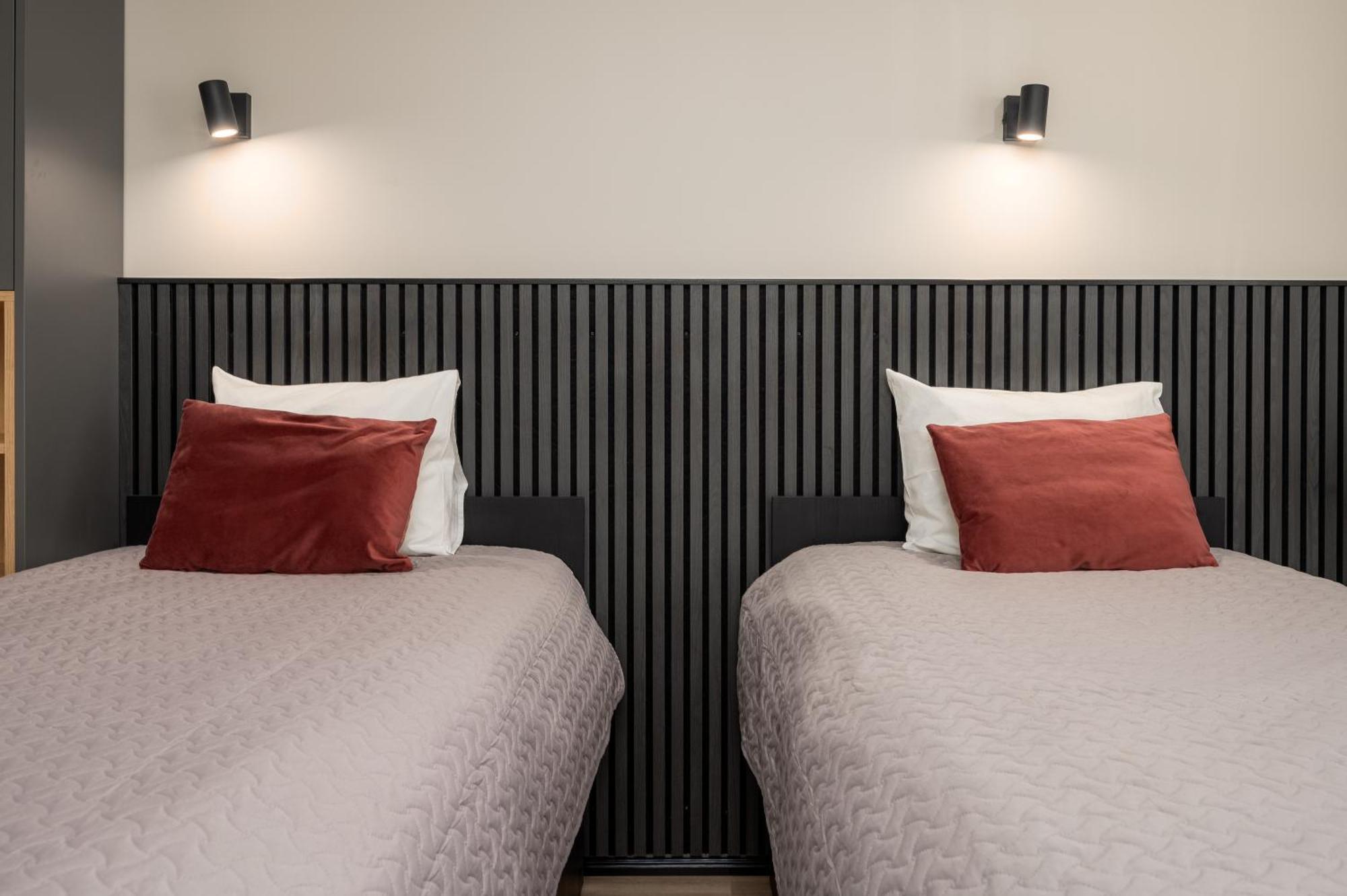 Hotel Vesiroos Parnu Bagian luar foto